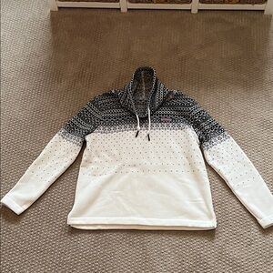 Vineyard vines sweatshirt